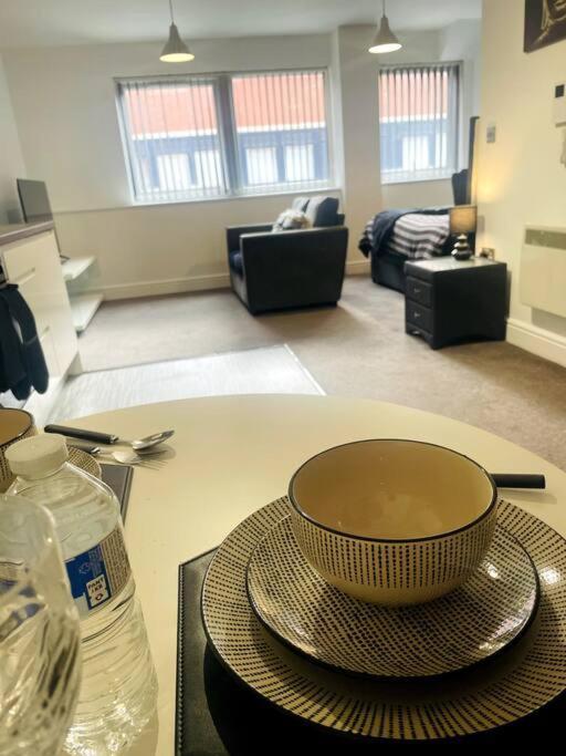 #215 1 Bed Serviced Apartment Derby Extérieur photo